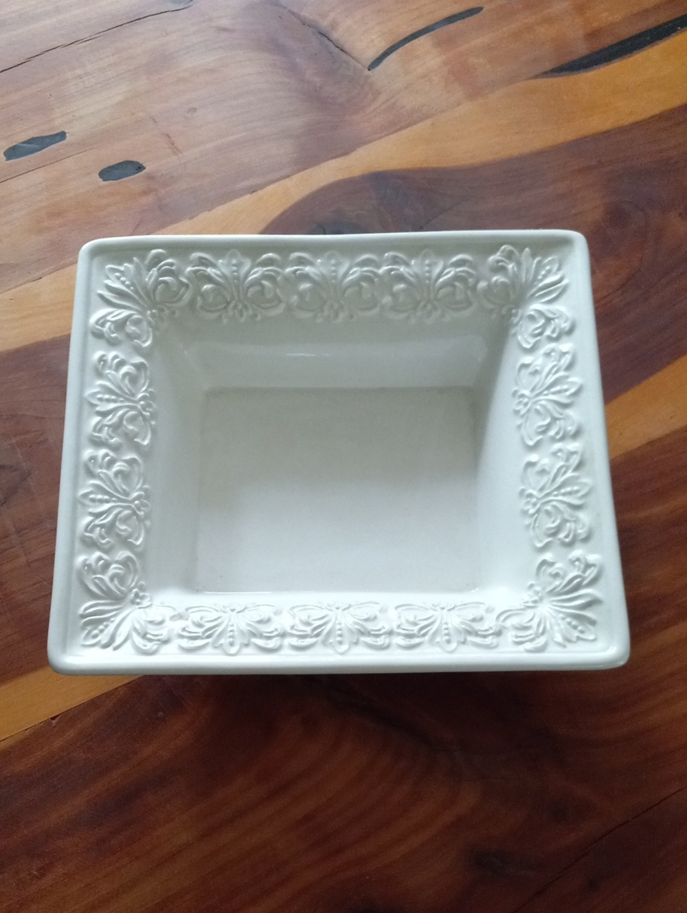 American Atelier Bianca Leaf Cream Square Serving Bowl